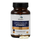 Das Bild zeigt eine braune Flasche mit der Aufschrift 'American Biologics Liposomales Vitamin C'. Die Flasche hat ein weißes Etikett mit blauer und oranger Schrift. Auf dem Etikett steht, dass es sich um ein Nahrungsergänzungsmittel handelt, das 300 mg Vitamin C und 130 mg Liposomenmischung pro Kapsel enthält. Die Flasche enthält 60 Kapseln. Vor der Flasche liegen zwei weiße Kapseln. Auf dem Etikett sind auch die Begriffe 'vegan' und 'non-GMO' zu sehen.
