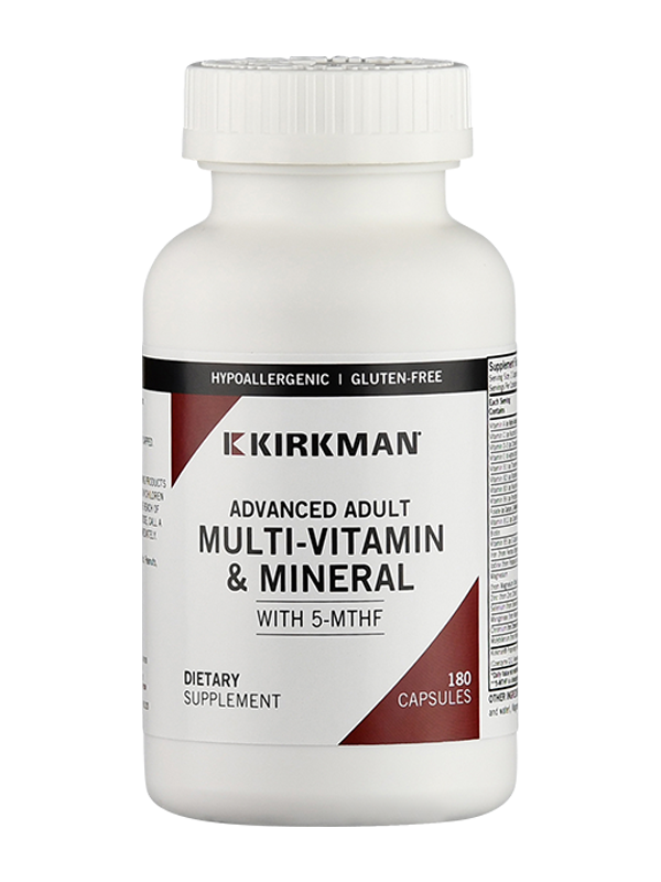 Eine weiße Plastikflasche mit einem Etikett von Kirkman. Die Flasche enthält 180 Kapseln eines Nahrungsergänzungsmittels, das als "Advanced Adult Multi-Vitamin & Mineral" bezeichnet wird. Das Etikett weist darauf hin, dass das Produkt hypoallergen und glutenfrei ist und 5-MTHF enthält. Der Hintergrund ist neutral und lenkt nicht vom Produkt ab.