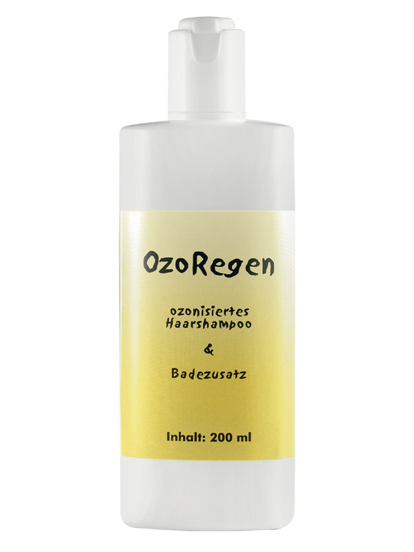 Eine weiße Plastikflasche mit gelbem Etikett, auf dem 'OzoRegen ozonisiertes Haarshampoo & Badezusatz' steht. Inhalt: 200 ml.