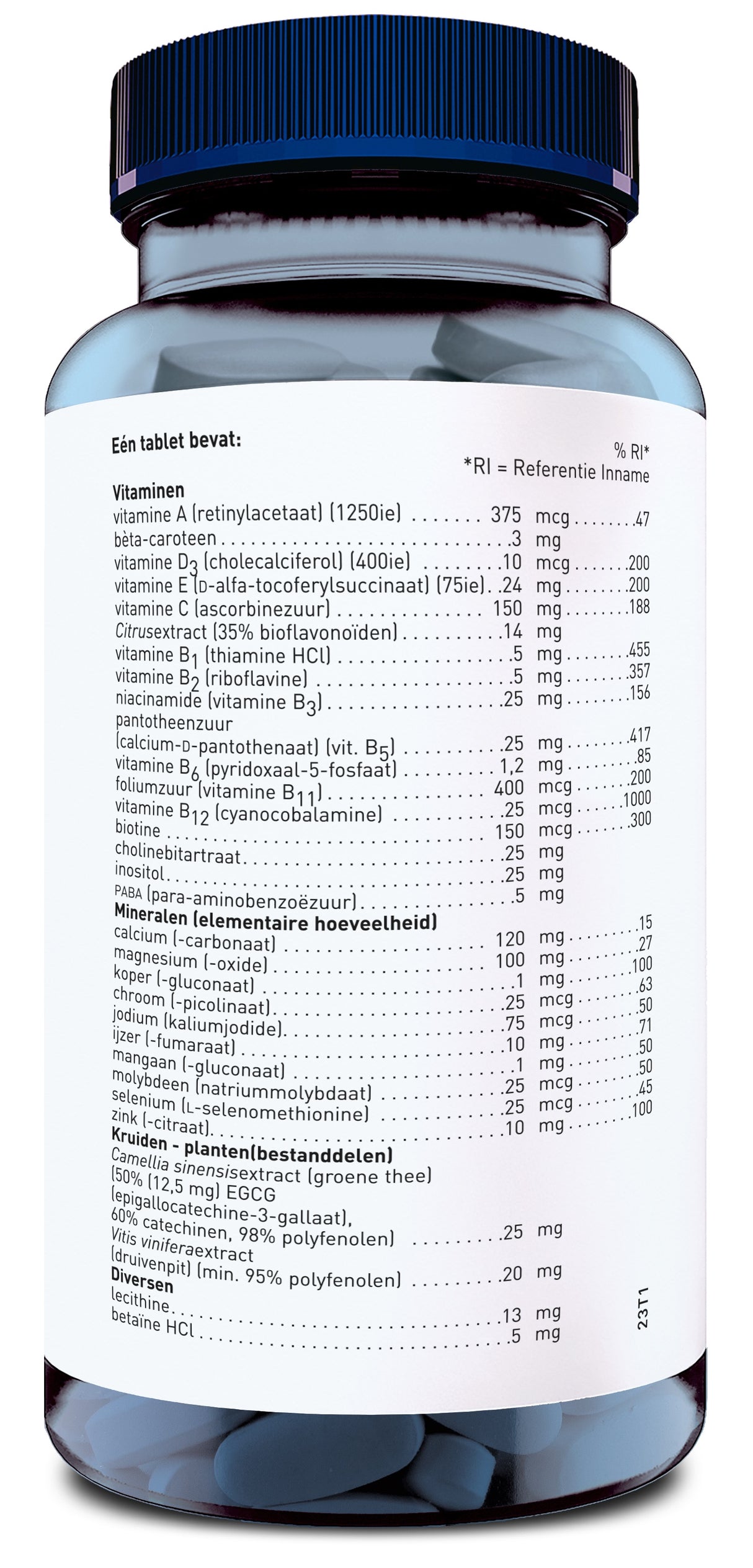 Eine Flasche mit einem blauen Deckel enthält Nahrungsergänzungsmittel. Auf dem Etikett sind die Inhaltsstoffe in niederländischer Sprache aufgelistet, darunter Vitamine, Mineralien und Kräuterextrakte. Die Flasche ist teilweise transparent und zeigt die Tabletten im Inneren.