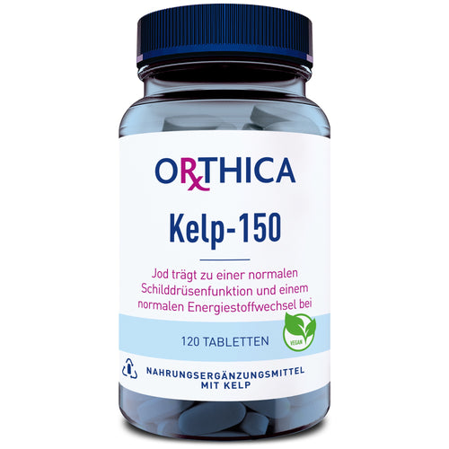 Das Bild zeigt eine blaue Plastikflasche mit weißem Etikett. Auf dem Etikett steht "ORTHICA Kelp-150". Darunter steht: "Jod trägt zu einer normalen Schilddrüsenfunktion und einem normalen Energiestoffwechsel bei". Die Flasche enthält 120 Tabletten und ist mit einem veganen Symbol versehen. Unten auf dem Etikett steht: "Nahrungsergänzungsmittel mit Kelp".