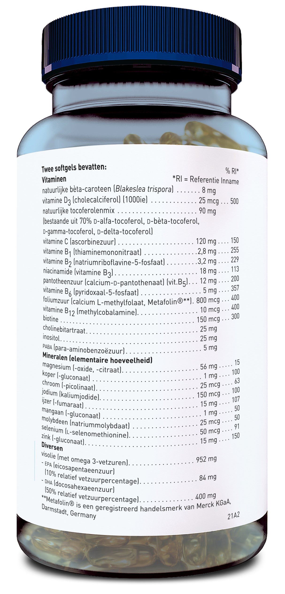 Ein Glasbehälter mit einem blauen Deckel, der Nahrungsergänzungsmittel in Form von Softgels enthält. Auf dem Etikett sind Vitamine und Mineralien aufgelistet, darunter Beta-Carotin, Vitamin D3 und Omega-3-Fettsäuren. Der Text ist in niederländischer Sprache verfasst. Der Behälter steht aufrecht und ist teilweise durchsichtig, sodass die goldfarbenen Softgels sichtbar sind. Am unteren Rand des Etiketts steht 'Darmstadt, Germany'.