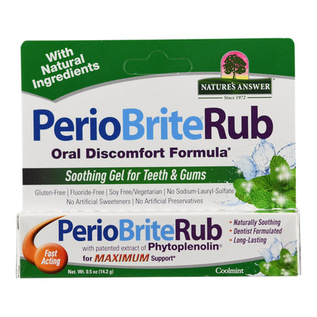 Die Verpackung der PerioBriteRub Oral Discomfort Formula von Nature's Answer zeigt ein beruhigendes Gel für Zähne und Zahnfleisch. Es ist glutenfrei, fluoridfrei, sojafrei/vegetarisch, ohne Natriumlaurylsulfat und künstliche Süßstoffe. Enthält Phytoplenolin für maximale Unterstützung. Die Verpackung ist grün und weiß, mit einem Logo von Nature's Answer und dem Hinweis auf natürliche Inhaltsstoffe.