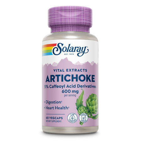 Das Bild zeigt eine Flasche mit Nahrungsergänzungsmitteln der Marke Solaray. Auf dem Etikett steht 'Vital Extracts Artichoke 5% Caffeoyl Acid Derivatives 600 mg per serving'. Es wird für Verdauung und Herzgesundheit beworben. Die Flasche hat einen lilafarbenen Deckel und enthält 60 Vegcaps.