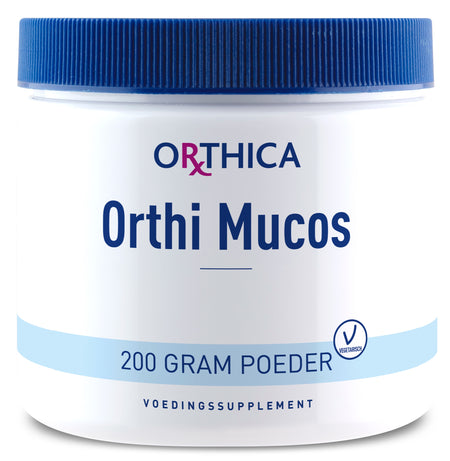 Ein weißer Kunststoffbehälter mit blauem Schraubverschluss. Auf dem Etikett steht 'Orthica Orthi Mucos', '200 Gram Poeder' und 'Voedingssupplement'.