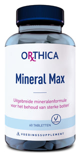 Das Bild zeigt eine Flasche mit Nahrungsergänzungsmitteln der Marke Orthica. Auf dem Etikett steht 'Mineral Max'. Die Flasche ist transparent mit einem blauen Deckel und enthält 60 Tabletten. Der Text auf dem Etikett ist in niederländischer Sprache, was darauf hindeutet, dass das Produkt aus den Niederlanden stammt. Es wird als mineralienreiche Formel zur Unterstützung starker Knochen beschrieben und ist als vegetarisch gekennzeichnet.