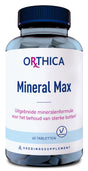 Das Bild zeigt eine Flasche mit Nahrungsergänzungsmitteln der Marke Orthica. Auf dem Etikett steht 'Mineral Max'. Die Flasche ist transparent mit einem blauen Deckel und enthält 60 Tabletten. Der Text auf dem Etikett ist in niederländischer Sprache, was darauf hindeutet, dass das Produkt aus den Niederlanden stammt. Es wird als mineralienreiche Formel zur Unterstützung starker Knochen beschrieben und ist als vegetarisch gekennzeichnet.
