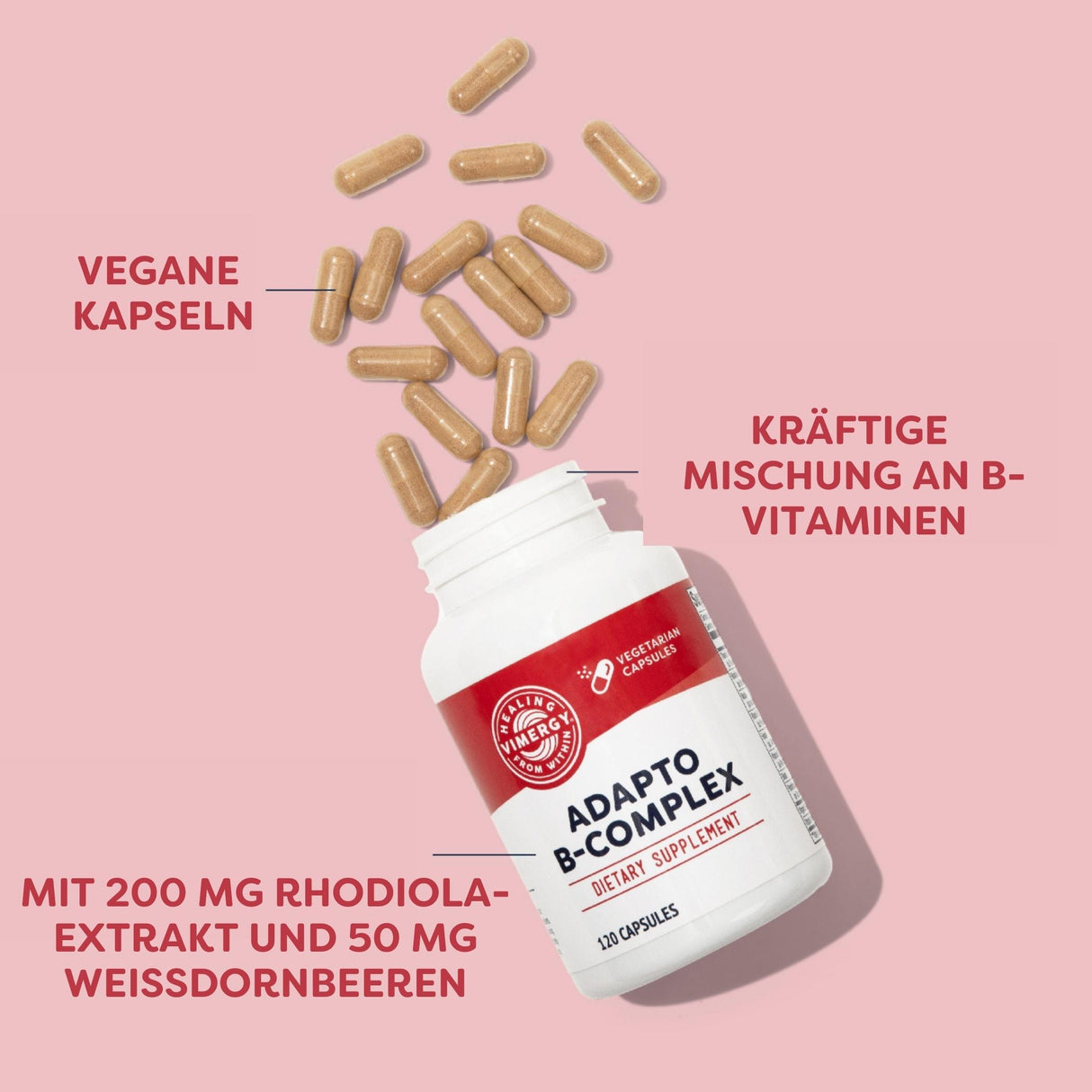 Ein weißes Fläschchen mit der Aufschrift 'Adapto B-Complex Dietary Supplement' liegt geöffnet auf einer rosa Fläche. Einige beige Kapseln sind aus der Flasche herausgefallen. Auf dem Bild sind Beschriftungen zu sehen: 'Vegane Kapseln', 'Kräftige Mischung an B-Vitaminen', 'Mit 200 mg Rhodiola-Extrakt und 50 mg Weißdornbeeren'.