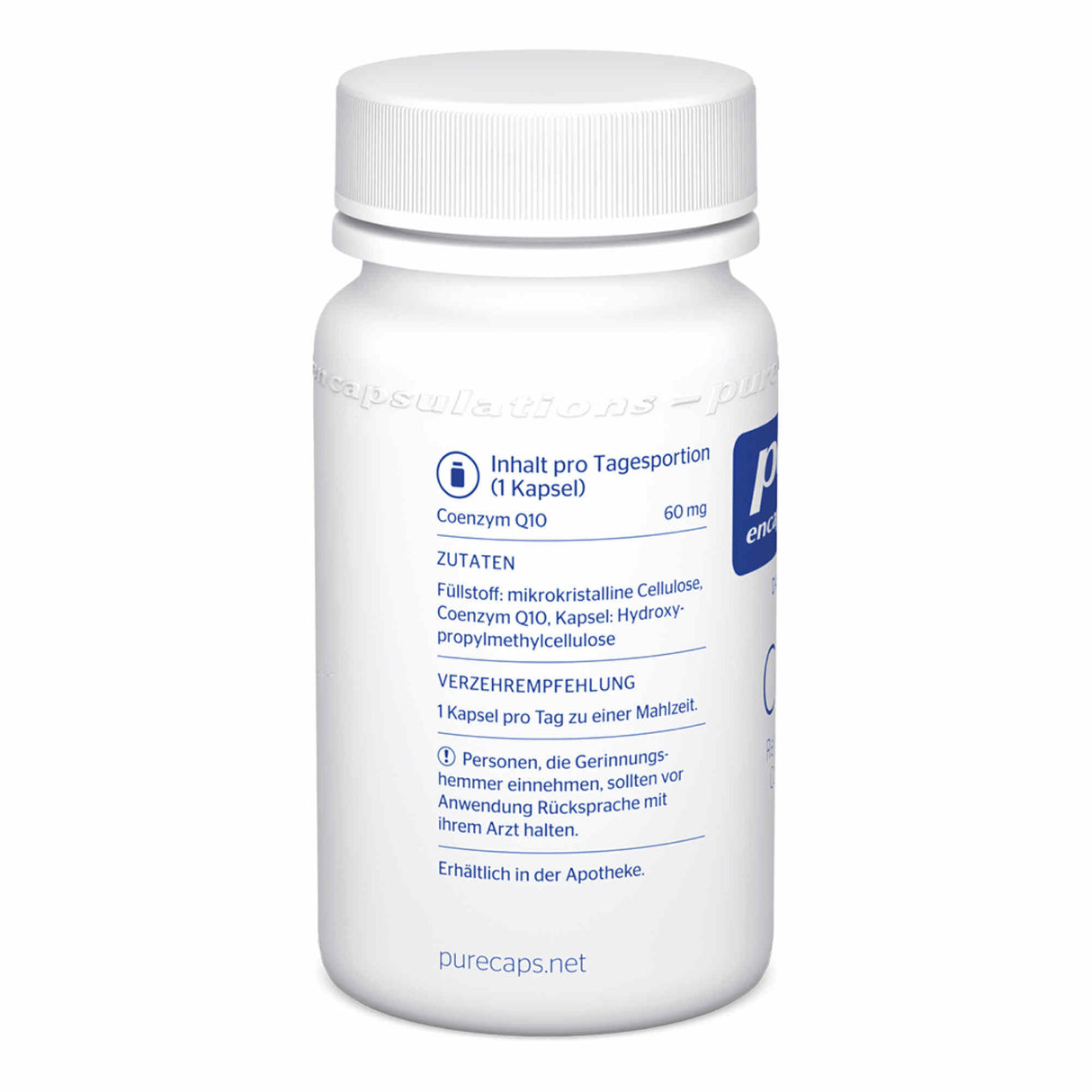 Das Bild zeigt eine weiße Plastikflasche mit einem Schraubverschluss. Auf der Flasche steht "Inhalt pro Tagesportion (1 Kapsel) Coenzym Q10 60 mg". Darunter sind die Zutaten und Verzehrempfehlung aufgelistet. Die Flasche ist mit einem blauen Etikett versehen, auf dem "pure encapsulations" zu lesen ist. Die Flasche steht auf einer weißen Oberfläche.