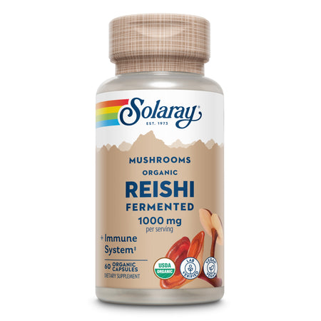 Eine Plastikflasche mit einem Etikett. Auf dem Etikett steht 'Solaray Mushrooms Organic Reishi Fermented 1000 mg per serving + Immune System'. Die Flasche enthält 60 organische Kapseln. Es gibt mehrere Logos, darunter USDA Organic, Lab Verified und Vegan.