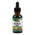Eine braune Glasflasche mit schwarzem Tropfverschluss, auf der "Nature's Answer Burdock Root Fluid Extract" steht. Das Etikett zeigt Informationen über das Produkt: 2000 mg pro Portion, alkoholfrei, fördert Gesundheit und Wohlbefinden. Das Produkt ist Non-GMO verifiziert. Die Flasche enthält 30 ml Flüssigkeit.