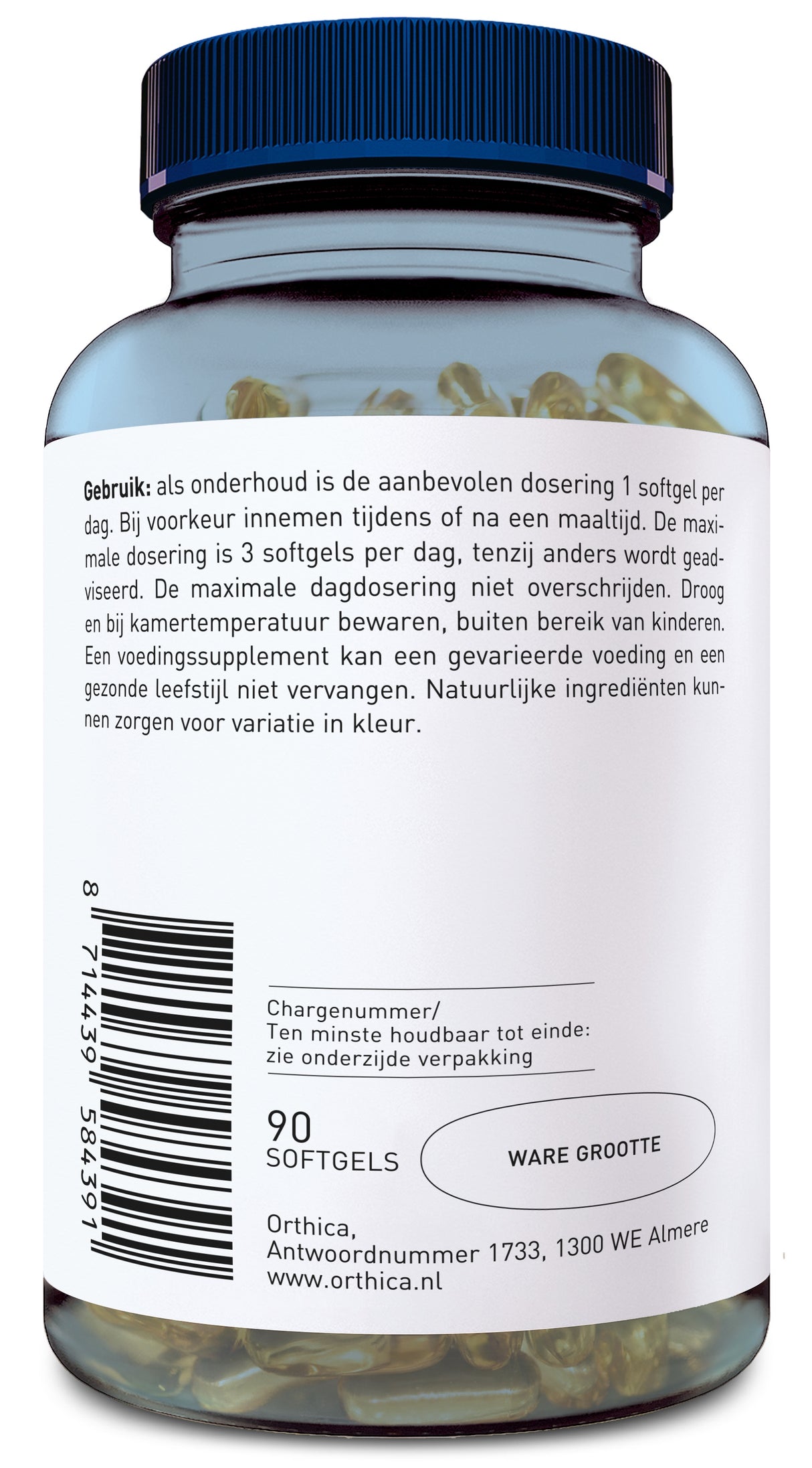 Eine Flasche mit Nahrungsergänzungsmitteln der Marke Orthica. Die Flasche hat einen blauen Deckel und ein Etikett mit Gebrauchsanweisung auf Niederländisch. Auf dem Etikett steht, dass die empfohlene Dosierung 1 Softgel pro Tag beträgt. Darunter befindet sich ein Barcode und die Angabe, dass die Flasche 90 Softgels enthält. Die Adresse des Herstellers ist ebenfalls angegeben: Orthica, Antwoordnummer 1733, 1300 WE Almere, Niederlande.