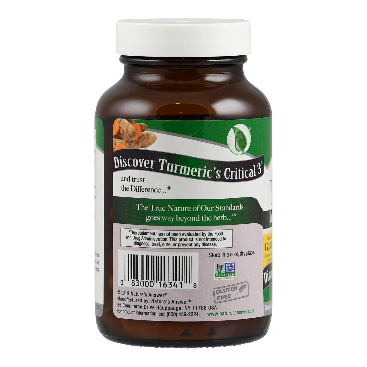 Eine braune Glasflasche mit weißem Deckel, auf deren Etikett "Discover Turmeric's Critical 3" steht, produziert von Nature's Answer. Das Etikett enthält Informationen über das Produkt, einschließlich eines Barcodes und eines Hinweises, dass die Aussagen nicht von der FDA bewertet wurden. Die Flasche ist glutenfrei und nicht gentechnisch verändert. Hergestellt in Hauppauge, NY, USA.