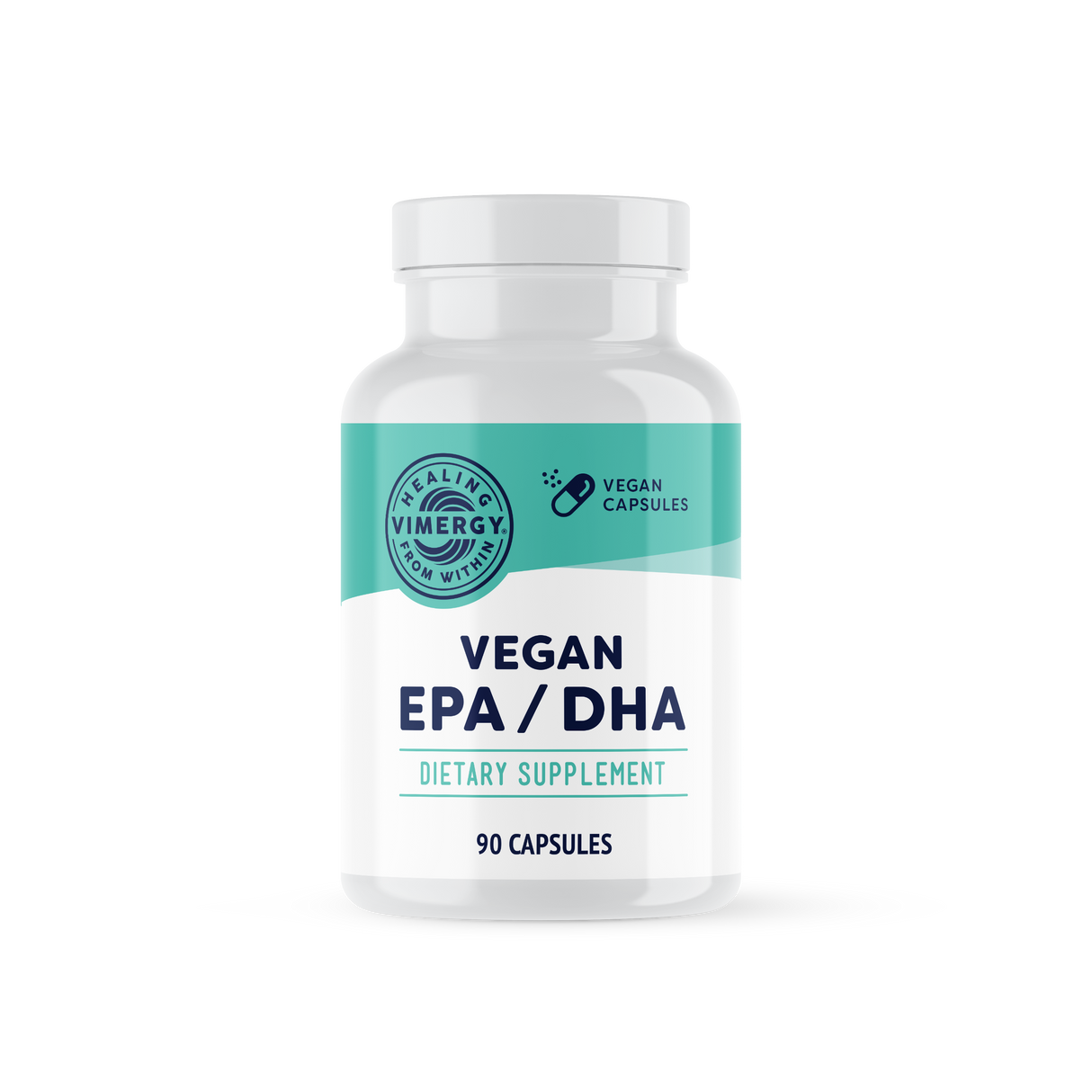Zwei Frauen sitzen auf einem Sofa und lachen, während sie Tassen halten. Im Vordergrund ist eine Packung veganes EPA/DHA von Vimergy zu sehen. Der Text beschreibt das Produkt als fischfreie Omega-3-Fettsäuren auf Algenbasis, frei von Carrageen, Zitronensäure und künstlichen Aromen.