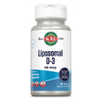 Die Abbildung zeigt eine Flasche des Nahrungsergänzungsmittels Liposomal D-3 von KAL. Die Flasche hat ein weißes Etikett mit blauer und roter Schrift, das den Markennamen und die Produktinformation anzeigt. Der Text auf dem Etikett hebt die liposomale Technologie und den Gehalt von 50 mcg Vitamin D-3 hervor. Zudem sind Symbole für glutenfrei und ohne Soja enthalten. Die Flasche enthält 30 VegCaps und ist für die tägliche Einnahme vorgesehen.