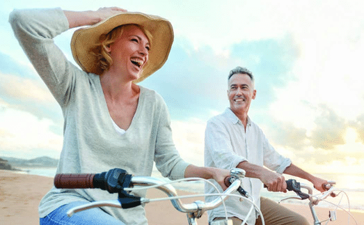 Radtour am Strand bei Sommerwind