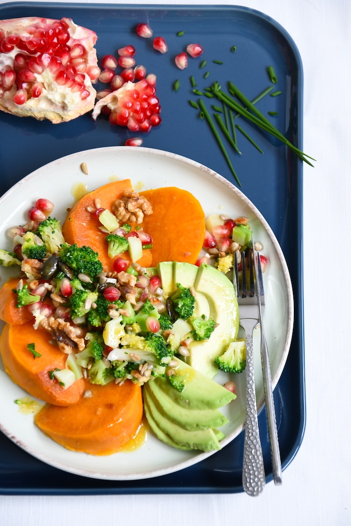 Süßkartoffeln mit lauwarmem Brokkoli Salat