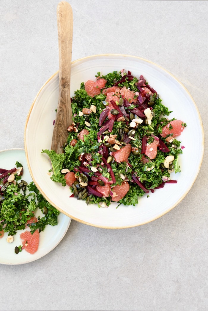 Grünkohlsalat mit Grapefruit und roter Beete