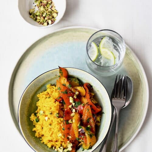 Gelber Reis mit Paprika Gemüse