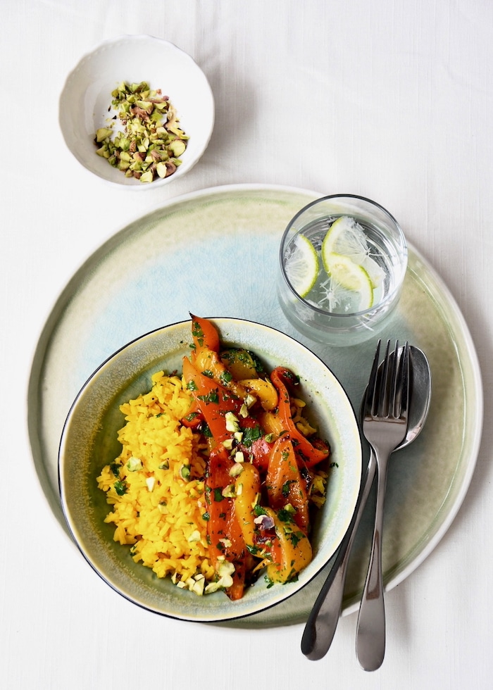 Gelber Reis mit Paprika Gemüse