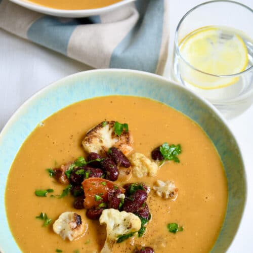 Rote Linsensuppe mit Blumenkohl und Kidneybohnen