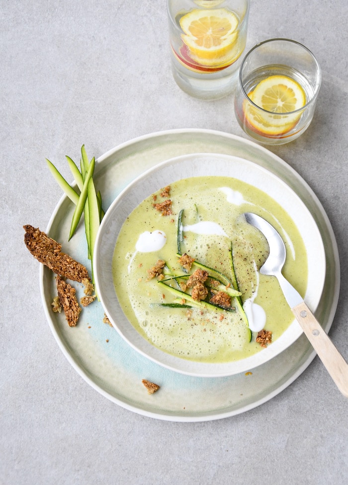 Zucchinisuppe mit Wunderbrot-Chips