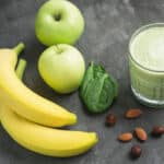 Gut geeignet für die Versorgung mit B-Vitaminen: Obst, Gemüse, Nüsse und Smoothies