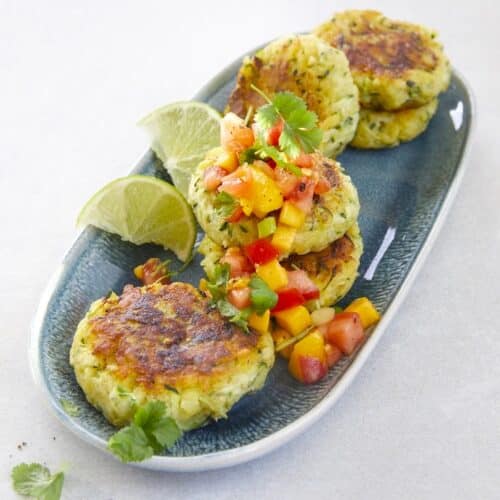 Kartoffel-Zucchini-Bratlinge mit fruchtiger Tomatensalsa