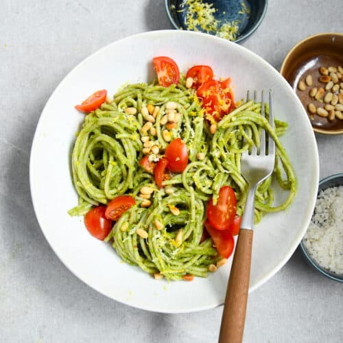 Spaghetti mit Koriander-Pesto