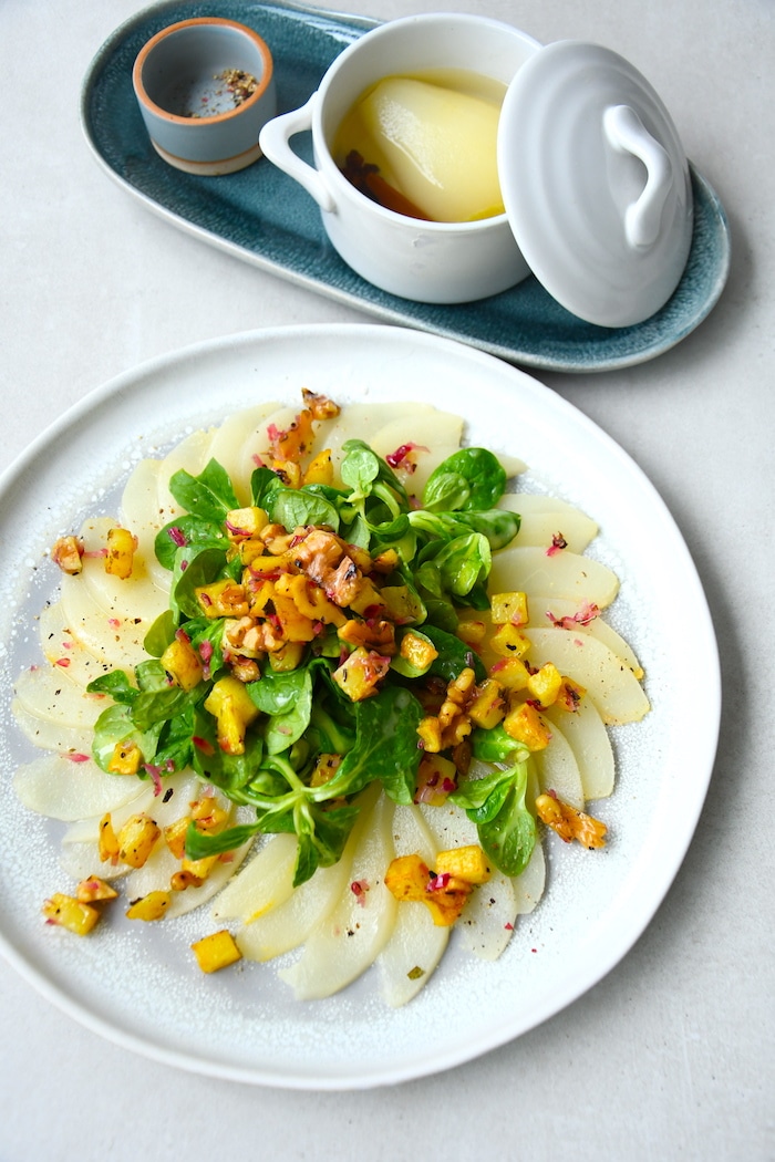 Birnen-Carpaccio mit Feldsalat