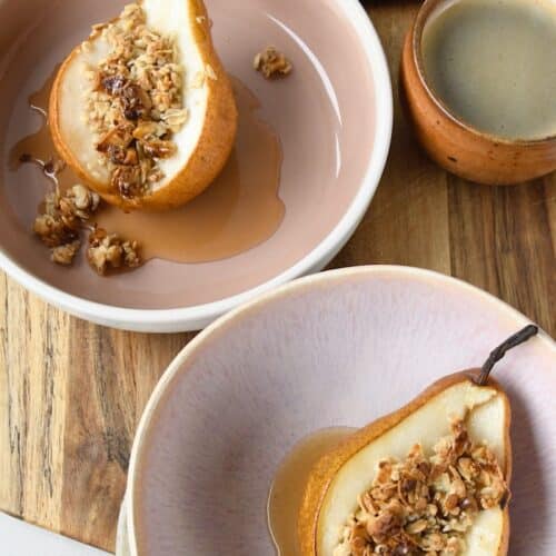 Gebackene Birnen mit Haferflocken-Crunch