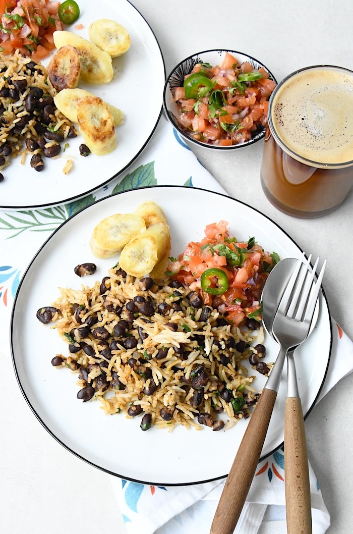 Gallo Pinto – Reis mit Bohnen und Kochbanane