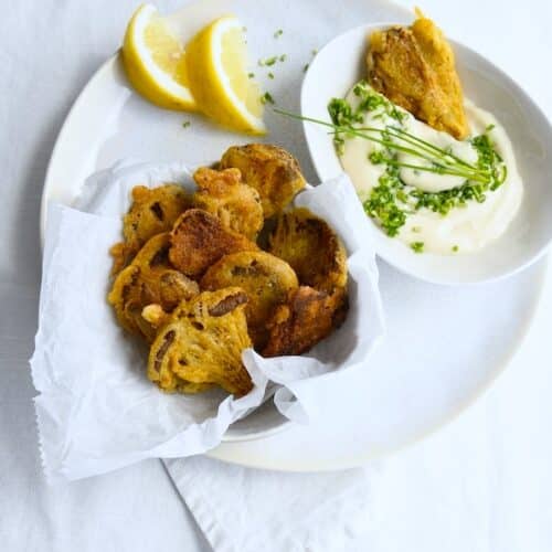 Knusprige Pilz-Bites mit Kräuter-Dip: ein leckerer Glow-Snack