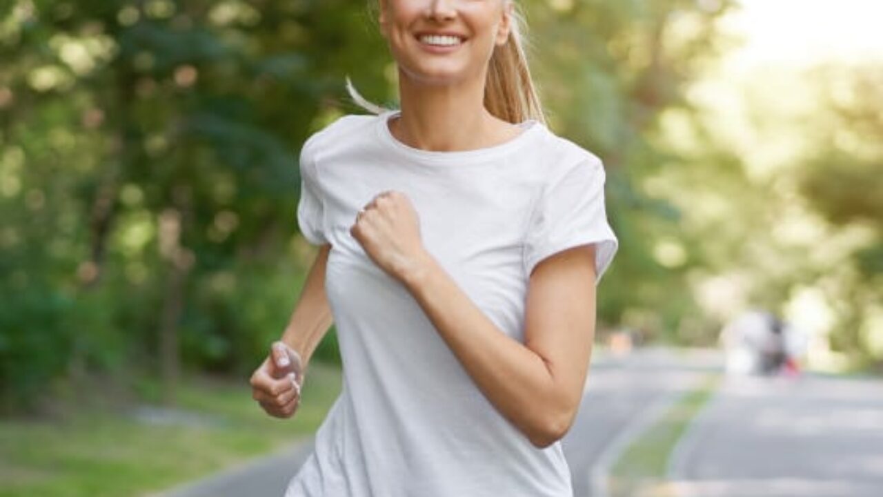 junge-joggerin-von-vorne_titelbild-2509