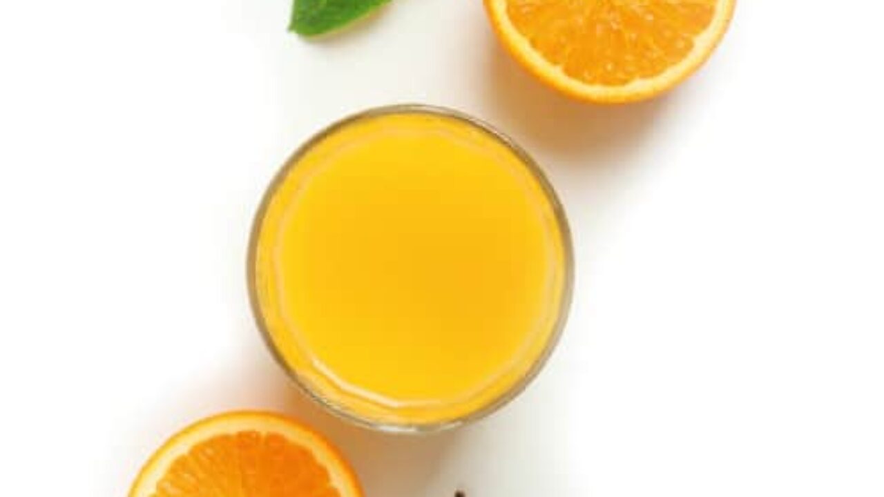 frisch geschnittene Orangen mit Minze